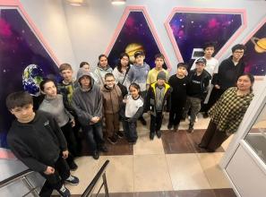 КОСМОС БЛИЖЕ, ЧЕМ КАЖЕТСЯ: ВЕЧЕР АСТРОНОМИЧЕСКИХ ОТКРЫТИЙ ВО ДВОРЦЕ ШКОЛЬНИКОВ